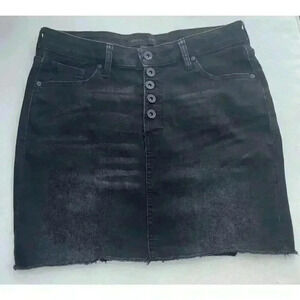 Kendall + Kylie Black Wash Raw Cut Denim Mini Skirt Size 11/30